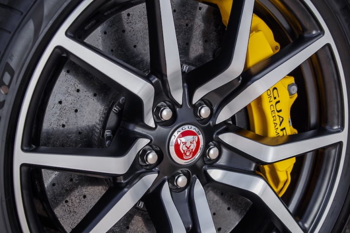 Jaguar F-Type SVR