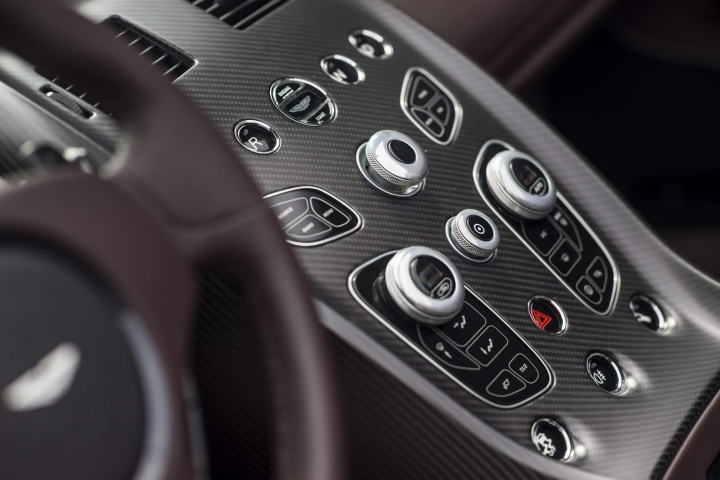 Vantage GT12 loses its head