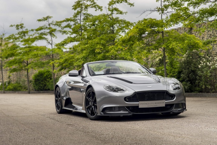 Vantage GT12 loses its head