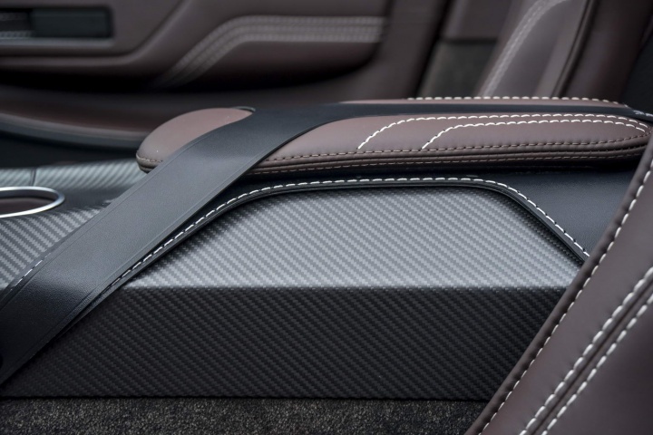 Vantage GT12 loses its head