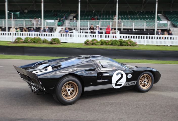 Ford dresses up GT in classic Le Mans colours