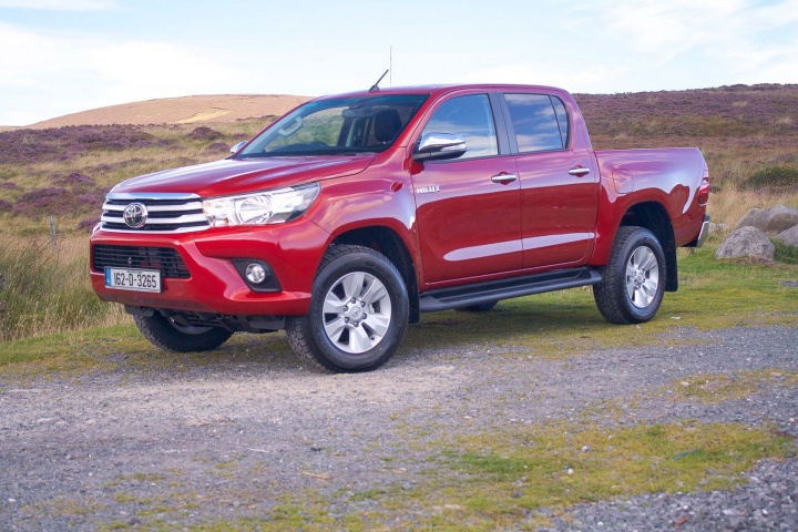 All-New 2025 Toyota Hilux Shines Brightly With Bolder yet Unofficial  Styling - autoevolution