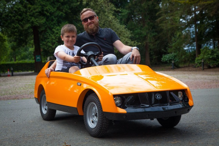 Firefly car for young drivers