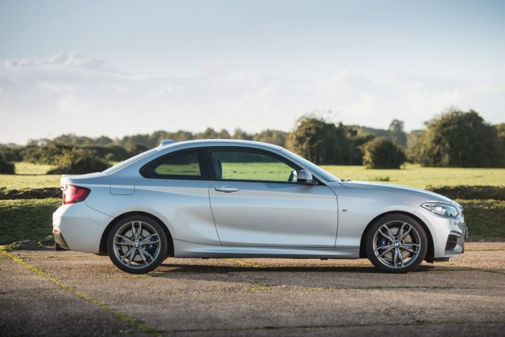Bmw M240i Coupe Reviews Test Drives Complete Car