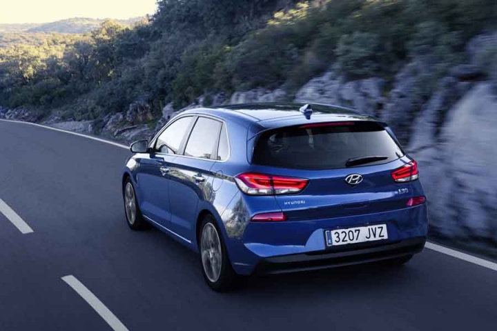 Hyundai i30 1.6 diesel Reviews Complete Car