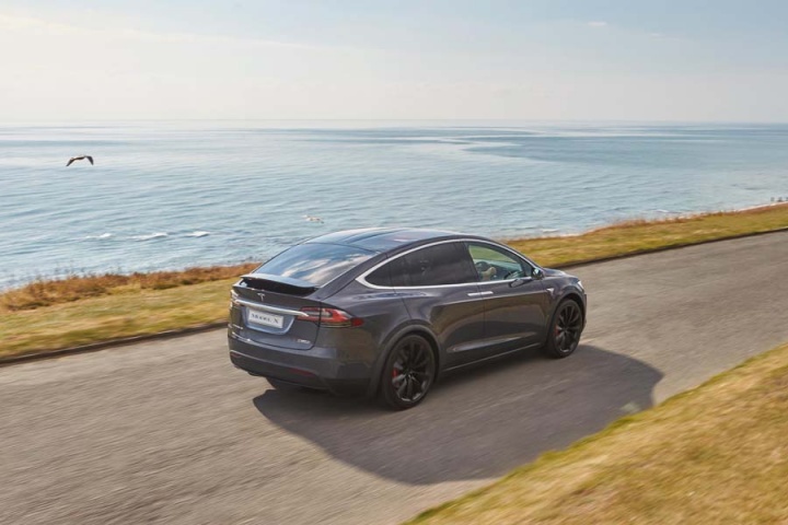 2017 Tesla Model X 90D review