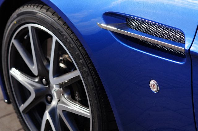 Aston Martin V8 Vantage S