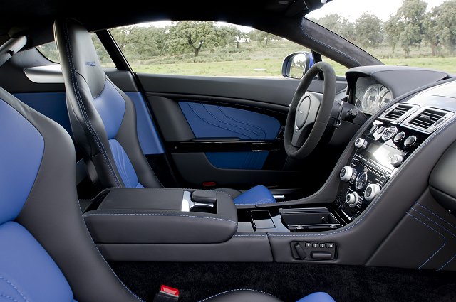 Aston Martin V8 Vantage S