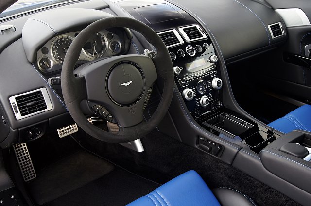 Aston Martin V8 Vantage S