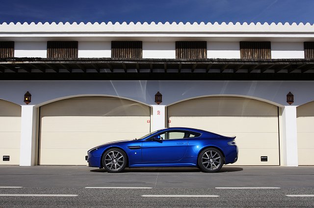 Aston Martin V8 Vantage S