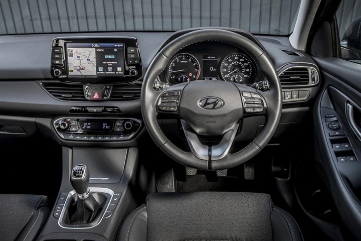 Hyundai i30 Fastback 1.0 T-GDI petrol