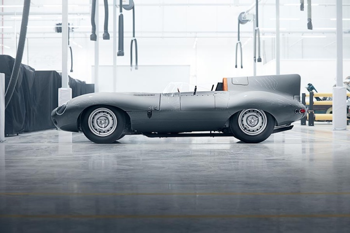 Jaguar resurrects the D-Type