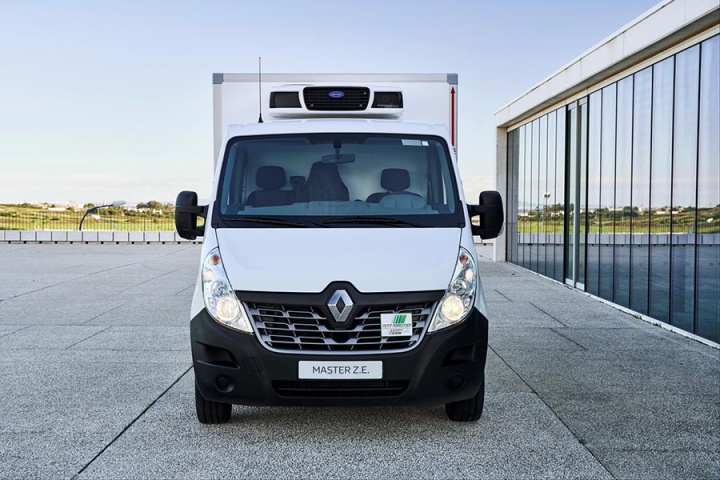 Renault Adds Master Ze To Ev Range Car And Motoring News