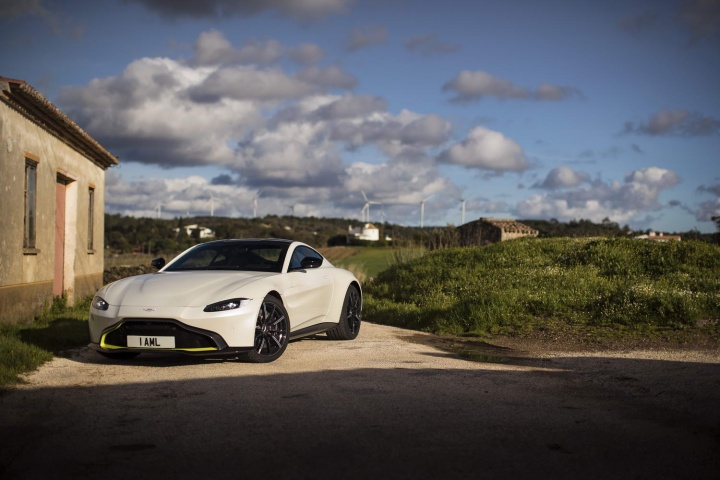 Aston Martin Vantage Coupe