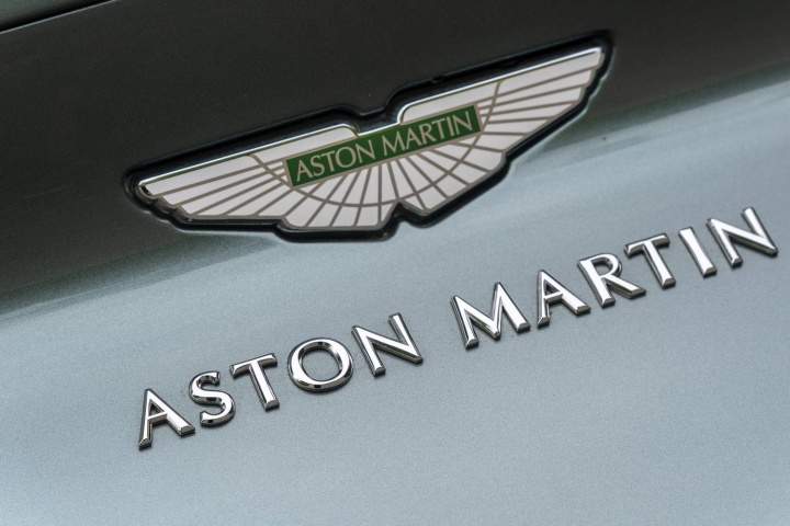 Aston Martin DB11 AMR