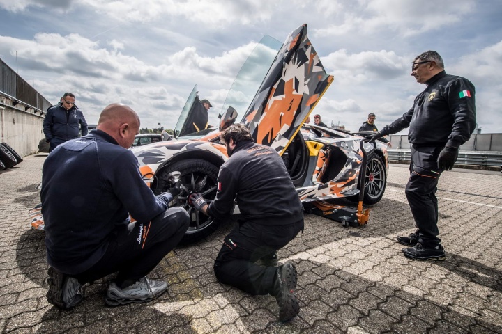 Lamborghini snatches Nürburgring record
