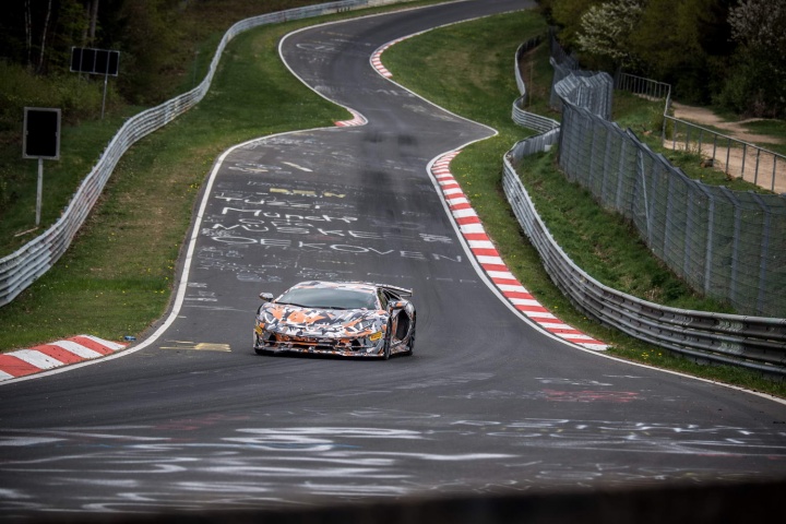 Lamborghini snatches Nürburgring record