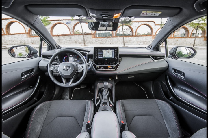 Toyota Corolla 2.0 Hybrid (2019) prototype