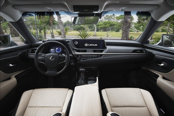 Lexus ES 300h Premium (2019)