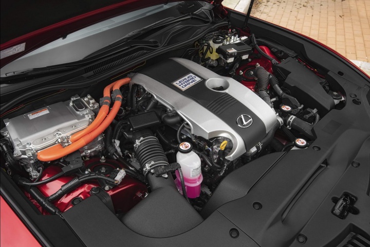 Lexus RC 300h Luxury (2019)