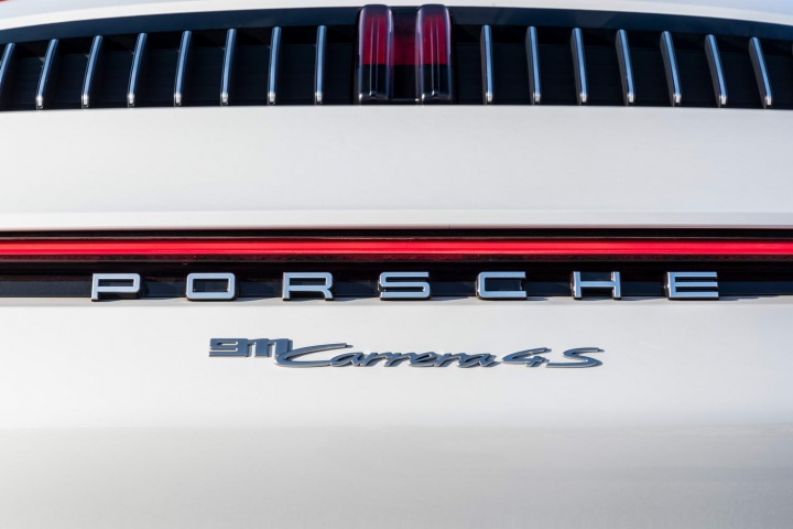 Porsche 911 Carrera 4S Cabriolet (2019)