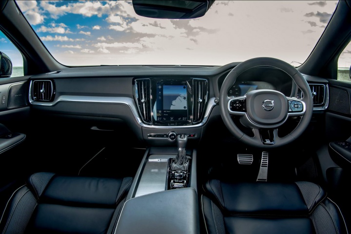 Volvo V60 R-Design T5 petrol (2019)