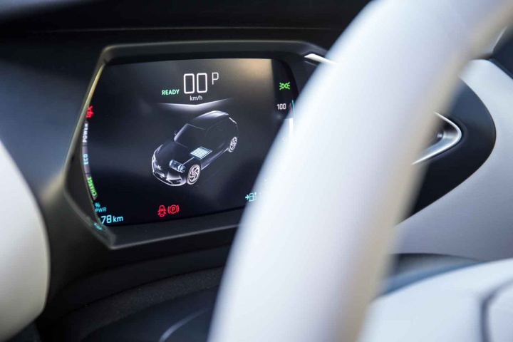 DS 3 Crossback E-Tense prototype (2019)
