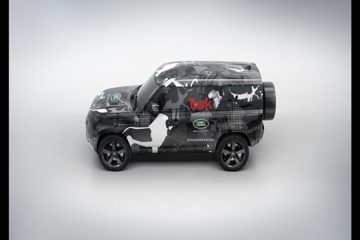 Land Rover teases new Defender