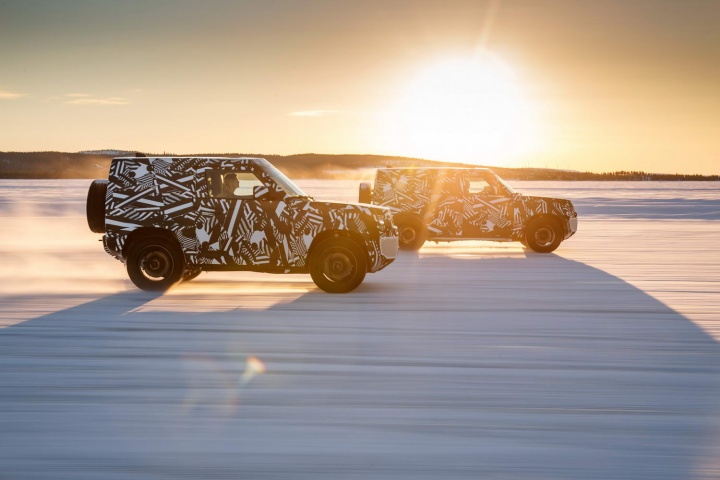 Land Rover teases new Defender