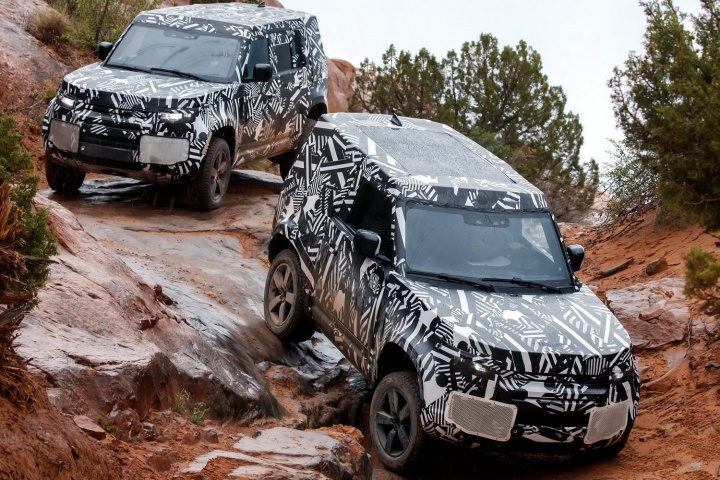 Land Rover teases new Defender