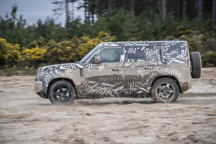 Land Rover teases new Defender