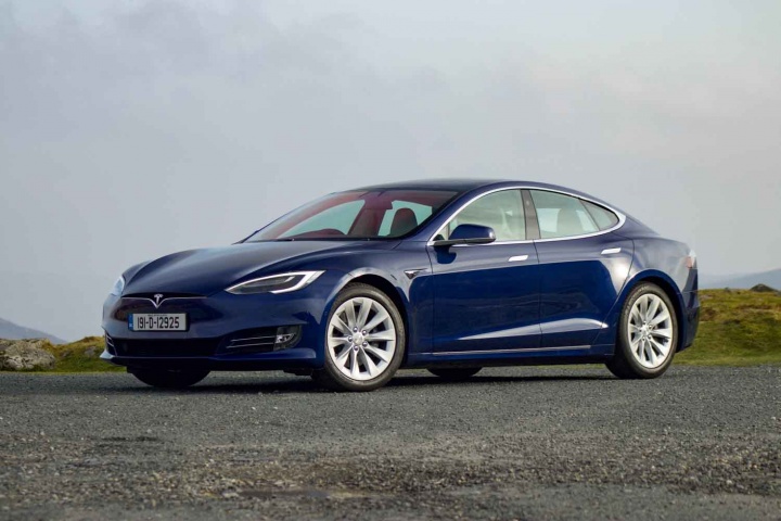 Review Tesla 2019 Model S 100d