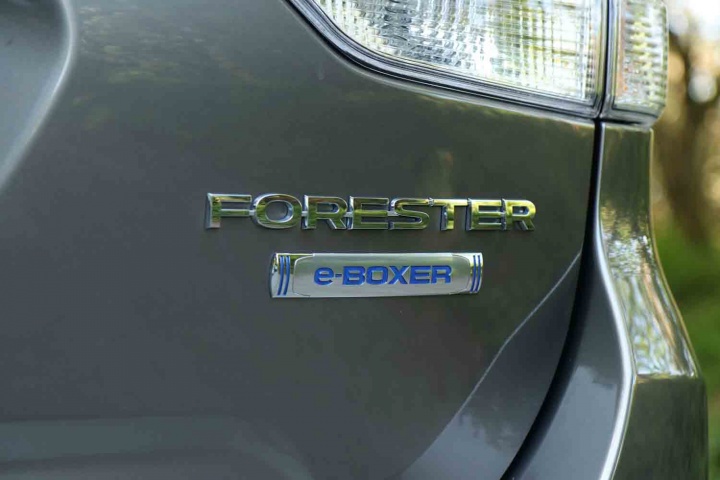 Subaru Forester e-Boxer (2019 pre-production)