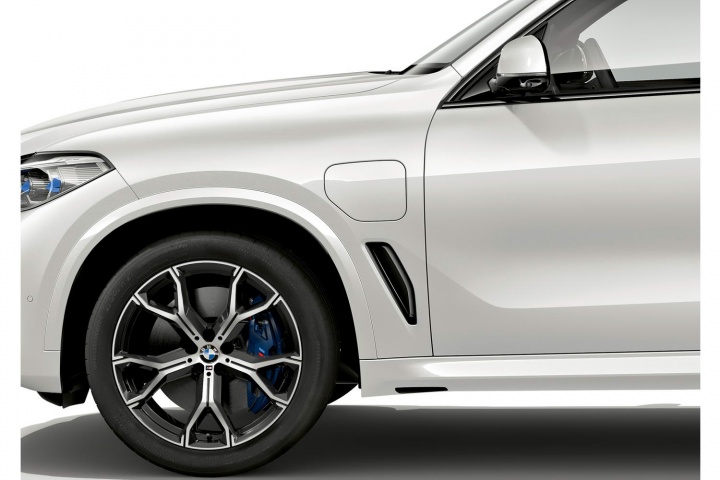 BMW X5 xDrive45e PHEV (2019 pre-production)