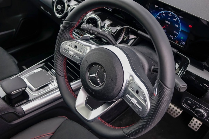 Mercedes-Benz B 180 petrol (2019)