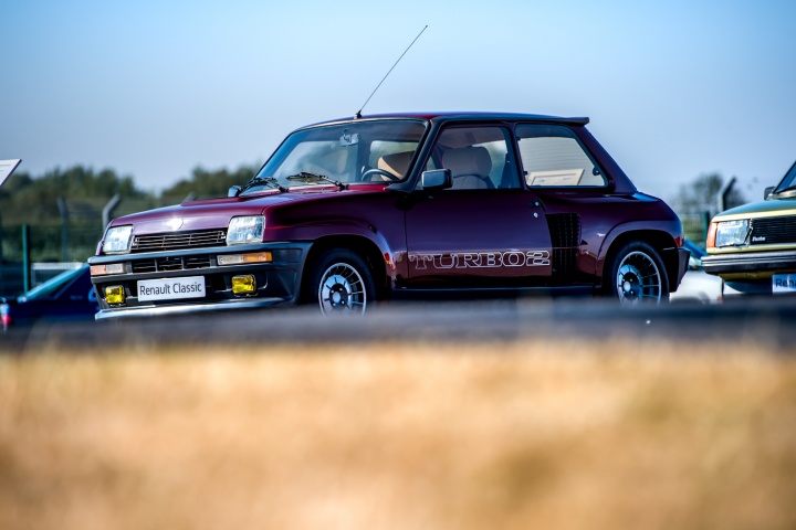 Renault 5 Turbo 2 19 Reviews Complete Car Renault 5 Turbo 2 19 Reviews Complete Car