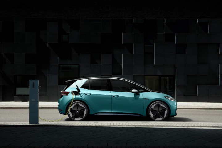 volkswagen electric ireland ie id3 completecar ev