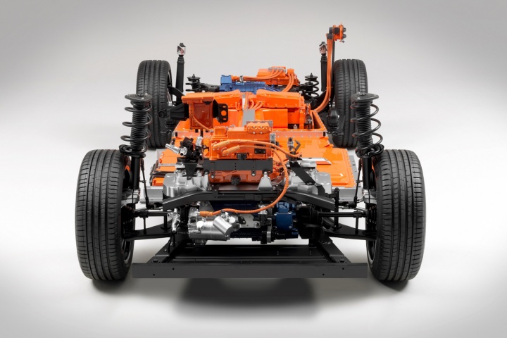 Volvo preps electric XC40 for launch