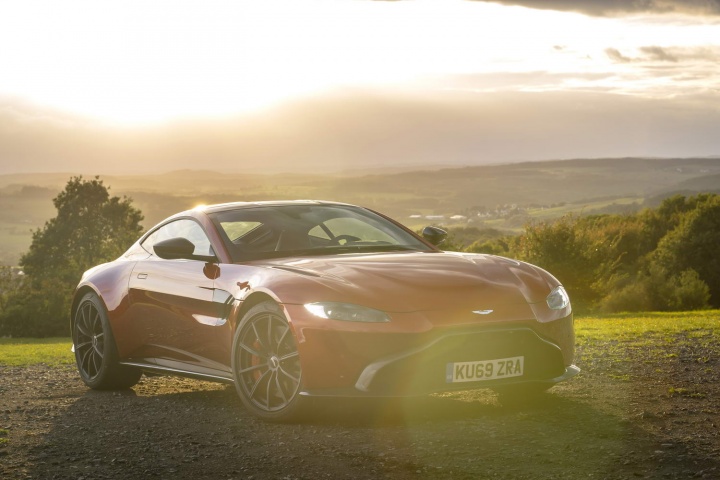 Aston Martin Vantage AMR manual (2020)