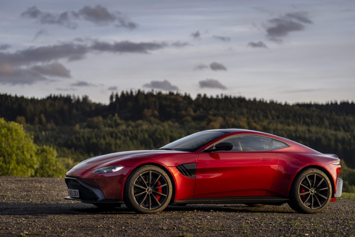 Aston Martin Vantage AMR manual (2020)