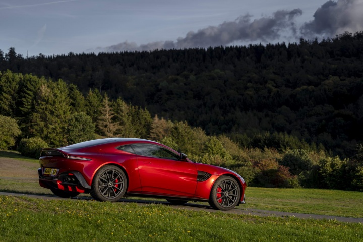 Aston Martin Vantage AMR manual (2020)