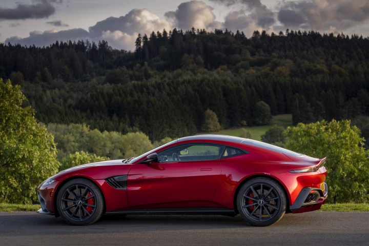 Aston Martin Vantage AMR manual (2020)