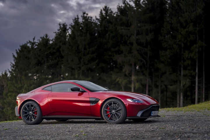 Aston Martin Vantage AMR manual (2020)