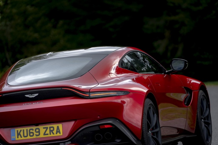 Aston Martin Vantage AMR manual (2020)