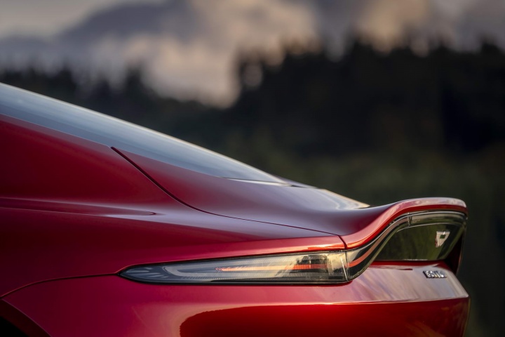 Aston Martin Vantage AMR manual (2020)