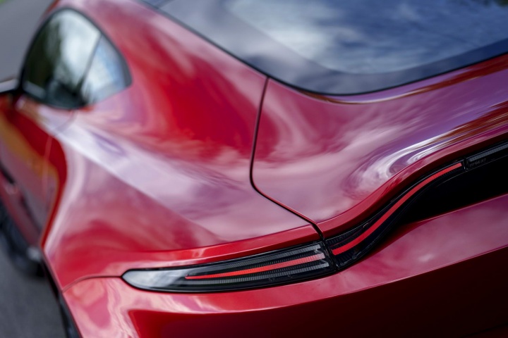 Aston Martin Vantage AMR manual (2020)