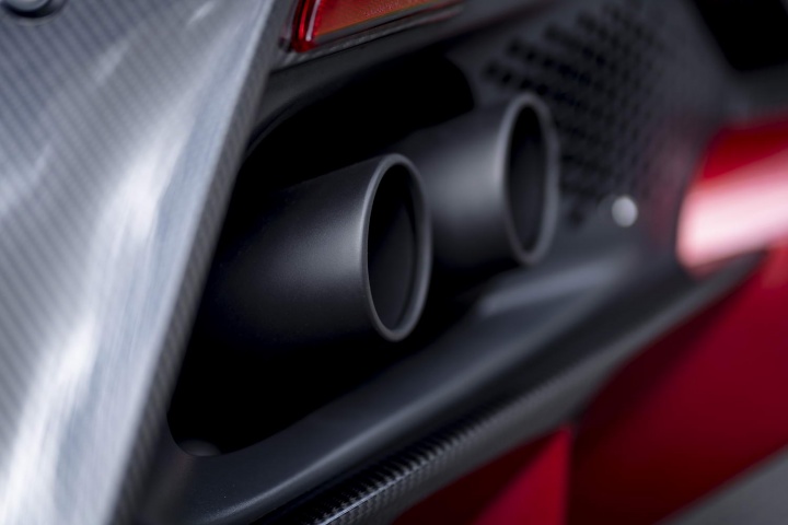 Aston Martin Vantage AMR manual (2020)