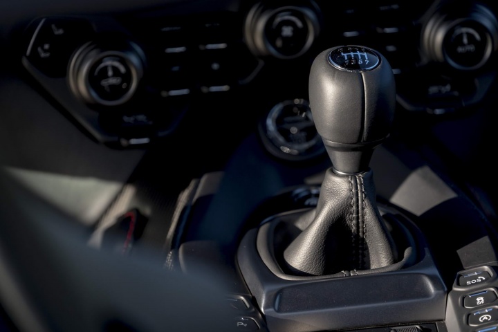 Aston Martin Vantage AMR manual (2020)