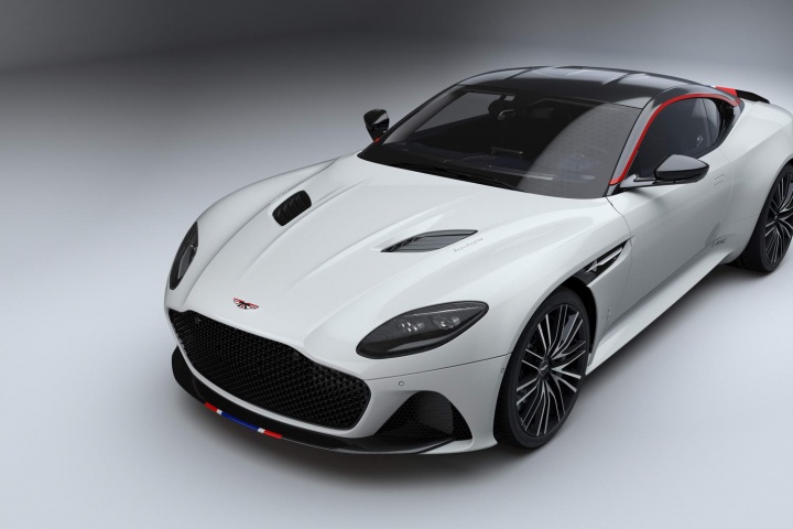 Aston Martin DBS Superleggera goes supersonic