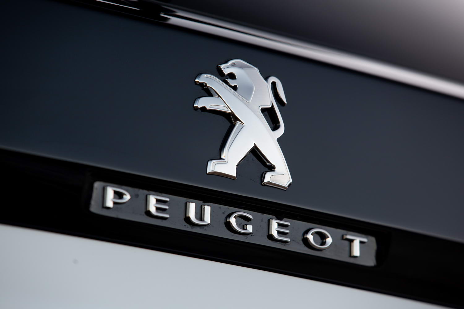 Peugeot 3008 Hybrid4 (2020)